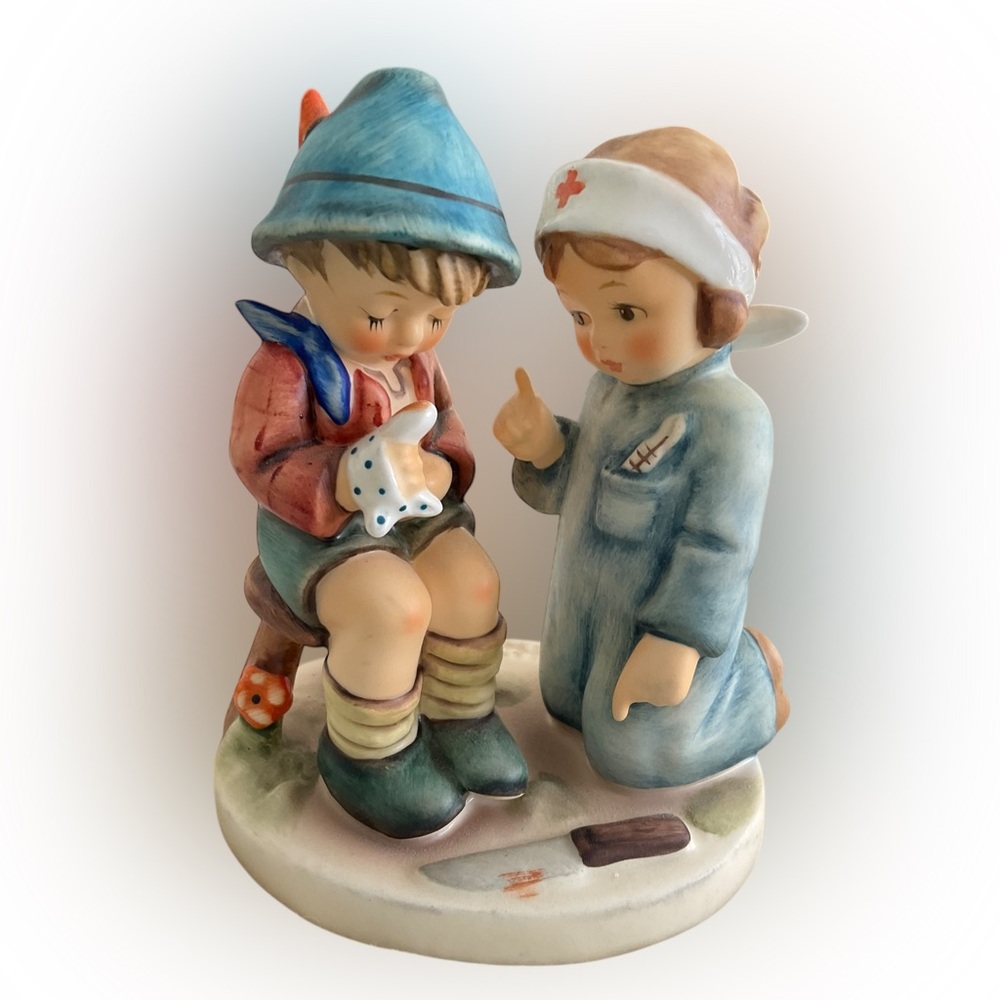 GOEBEL HUMMEL Figurine “Little Nurse” (HUM 376) Vintage Collectible Like New